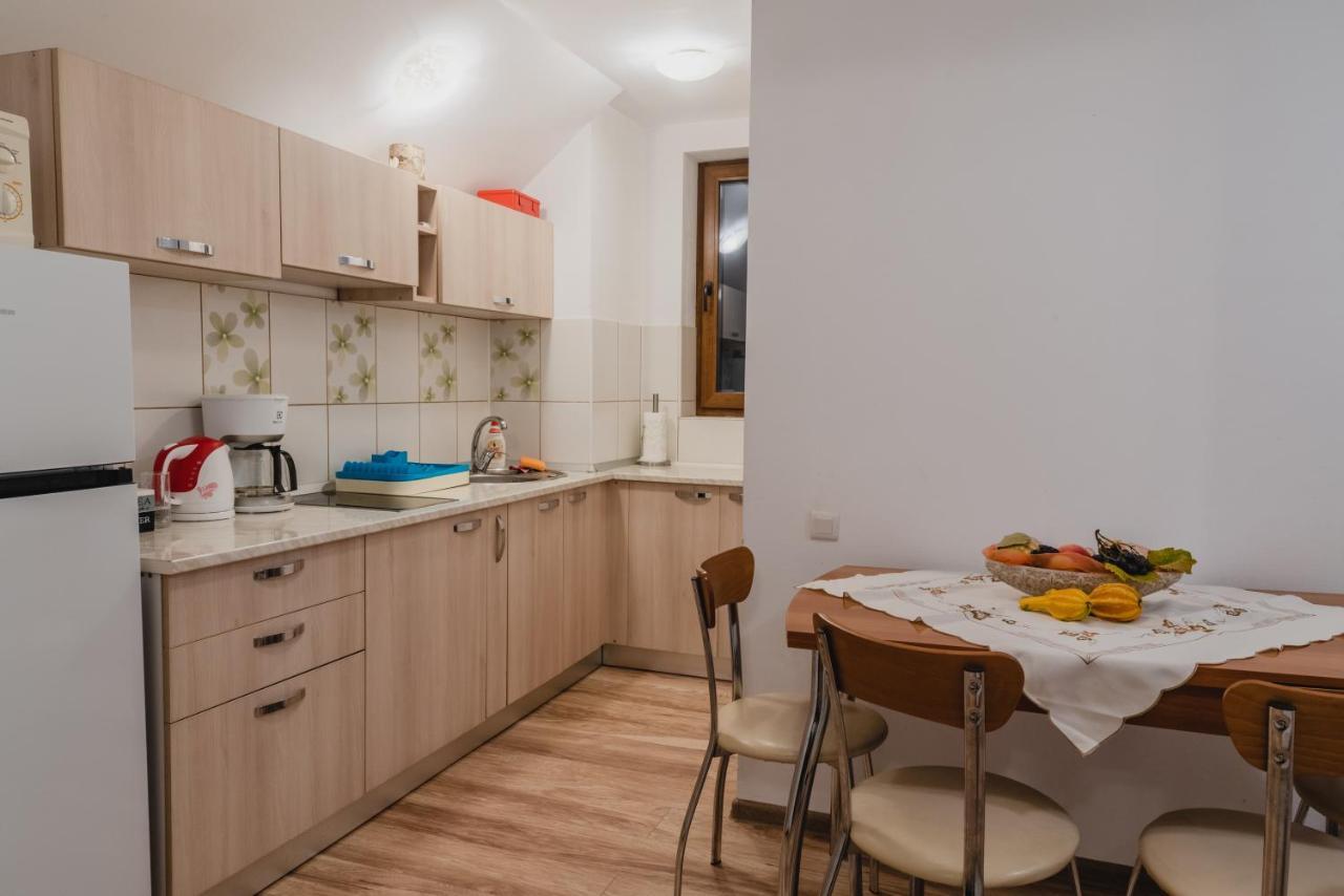Smb Holiday Apartment Braşov Esterno foto