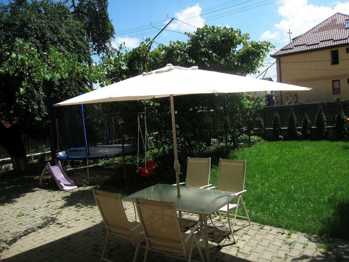 Smb Holiday Apartment Braşov Esterno foto
